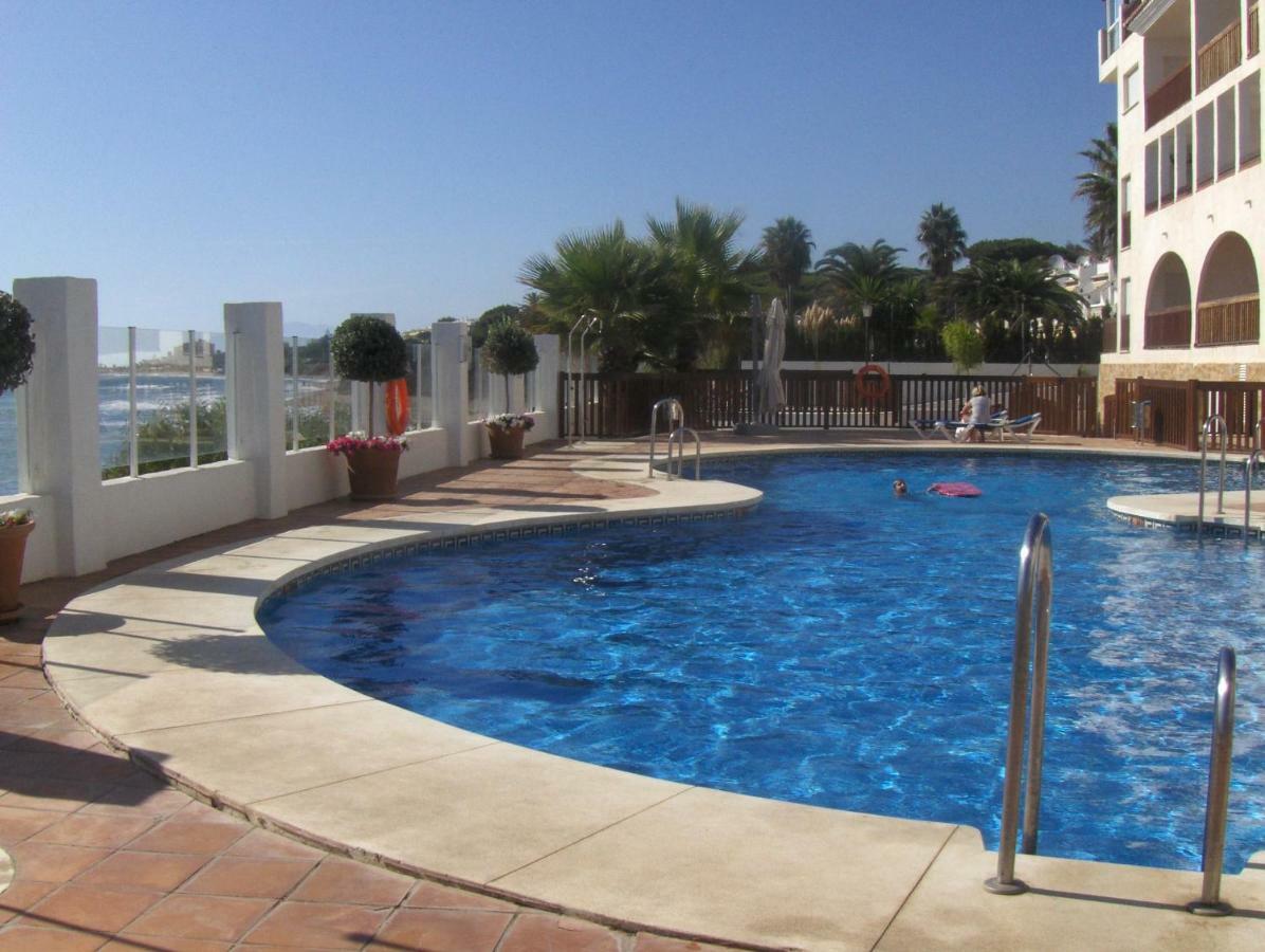 Beachfront Penthouse Apartment With Large Terrace And Breathtaking Sea Views Close To Marbella Spain Sitio de Calahonda Екстер'єр фото