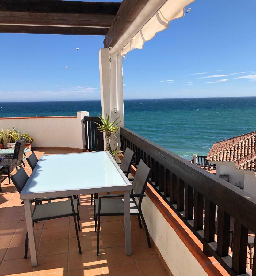Beachfront Penthouse Apartment With Large Terrace And Breathtaking Sea Views Close To Marbella Spain Sitio de Calahonda Екстер'єр фото