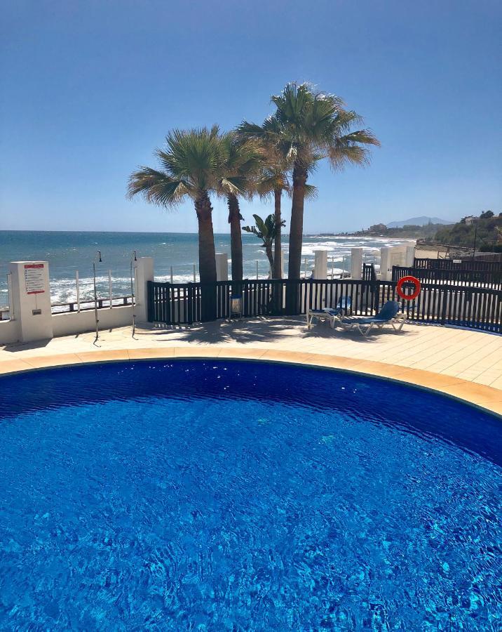 Beachfront Penthouse Apartment With Large Terrace And Breathtaking Sea Views Close To Marbella Spain Sitio de Calahonda Екстер'єр фото